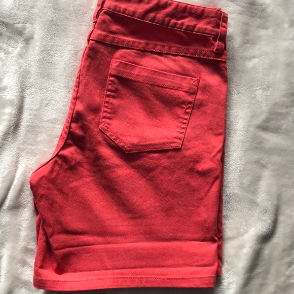 Cute little shorts - Picture 3 of 4